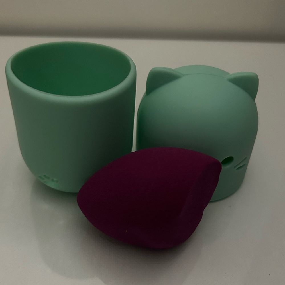 E.l.f. Beauty Blender| Purple | includes kitten sponge holder |Mint| Travel 🟣